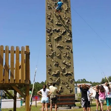 Comfortable Near With Shared Pool Hébergement de vacances