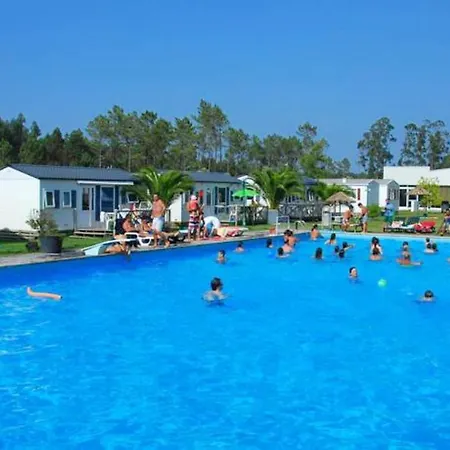 Comfortable Near With Shared Pool Holiday home *