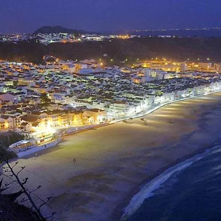 Comfortable Near With Shared Pool Hébergement de vacances