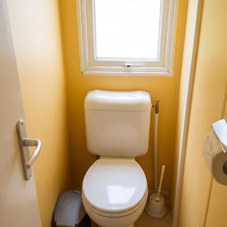 Comfortable Near With Shared Pool