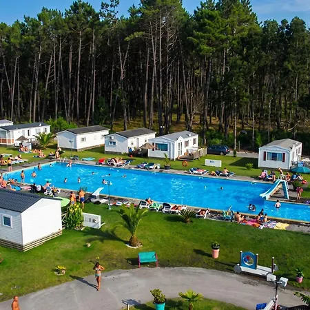 Comfortable Near With Shared Pool Tatil Evi Pataias