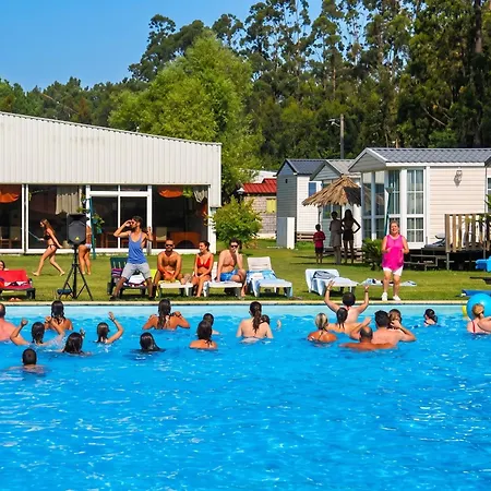 Comfortable Near With Shared Pool Tatil Evi Pataias