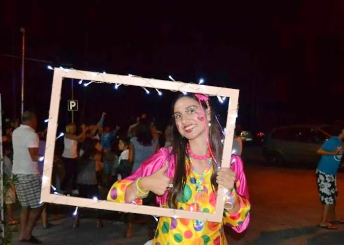 Comfortable Near With Shared Pool Holiday home *